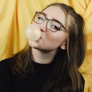 Meet your Posher, Peri